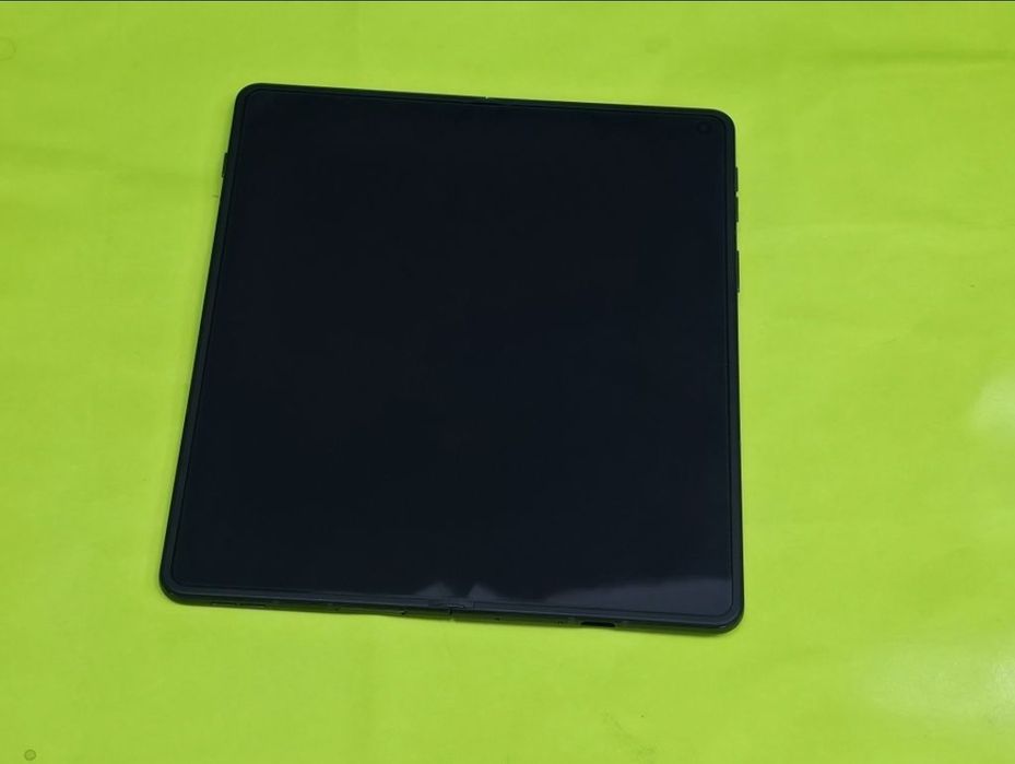 КАТО НОВ 512GB Motorola razr Fold (Fifa world cup 2026) 5G Yettel Гаранция 2029 Black / Черен