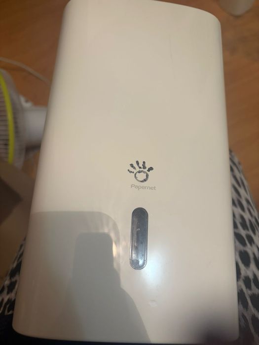 Диспенсер в Kimberley Clarke