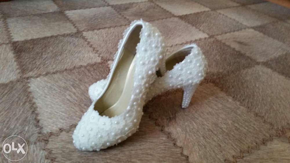 Продам туфли свадебные