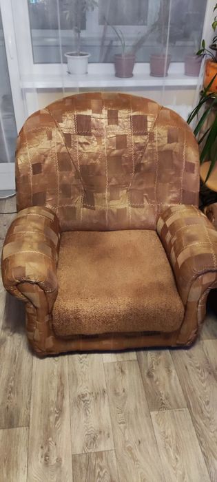 Продам диван и два кресла