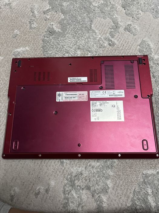 Fujitsu LIFEBOOK UH 572