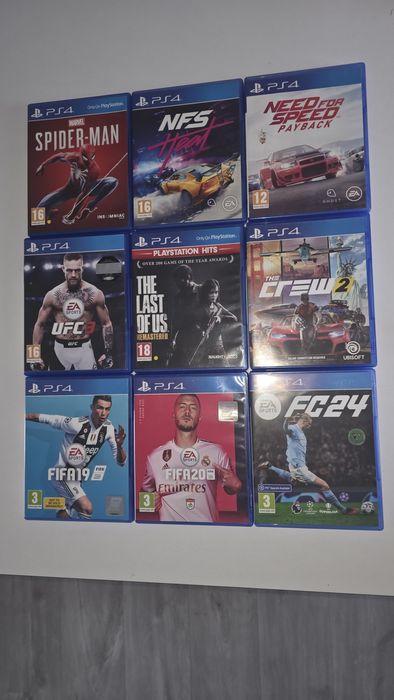 PS4 Pro 1TB memorie + 2 controlere si 9 jocuri incluse