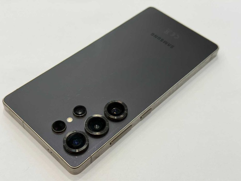 Samsung Galaxy S25 Ultra – 256GB / 12GB RAM