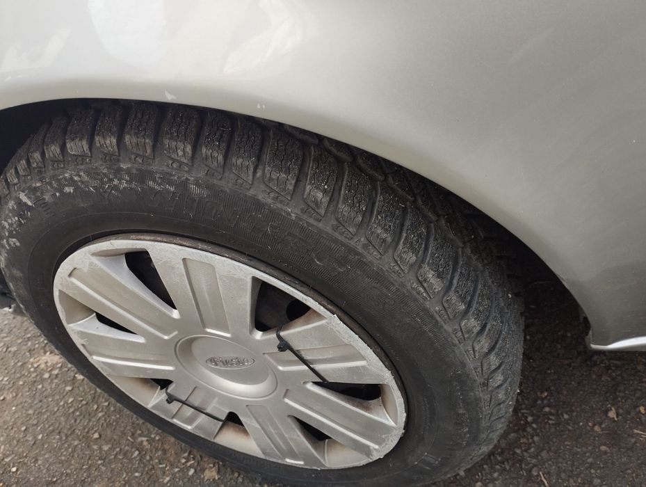 Форд Фиеста 1,3 бензин.