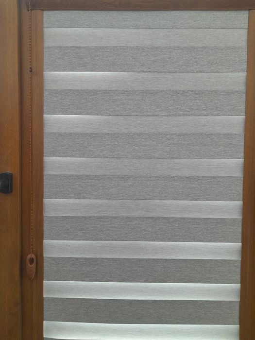 Rolete zi/noapte cu casetare stejar auriu