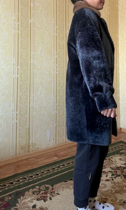 Продам дубленку с встамками питона на воротнике