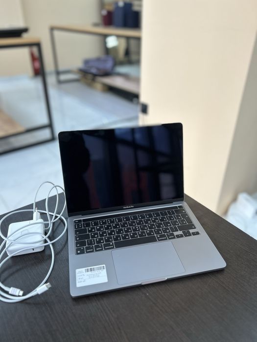 MacBook pro M1 2020 / Момышулы 23 / Рассрочка 0-0-12