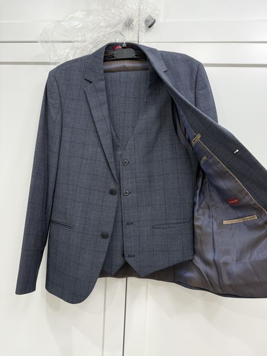 Продам тройку костюм