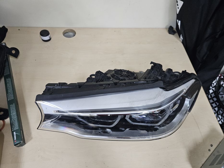 Ляв фар за BMW 5 G30 G31 Adaptive LED lqv far бмв 30 31 лед