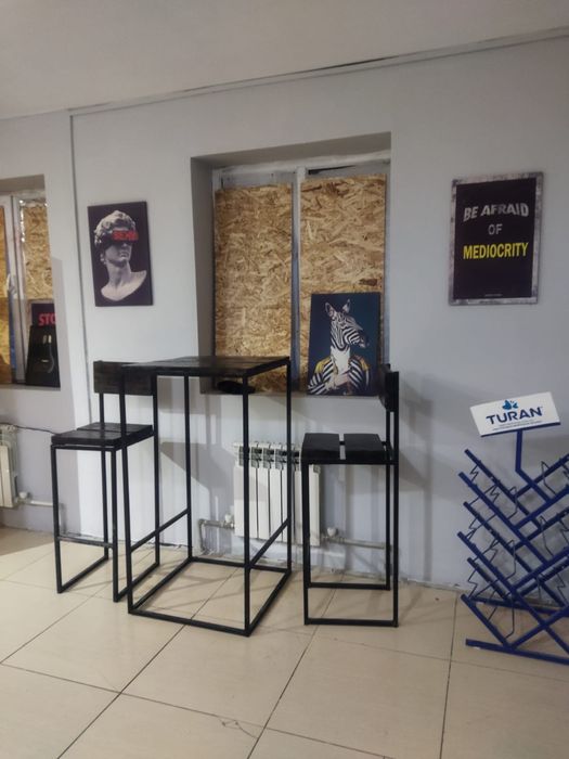 Мебель, для кафе и магазина.