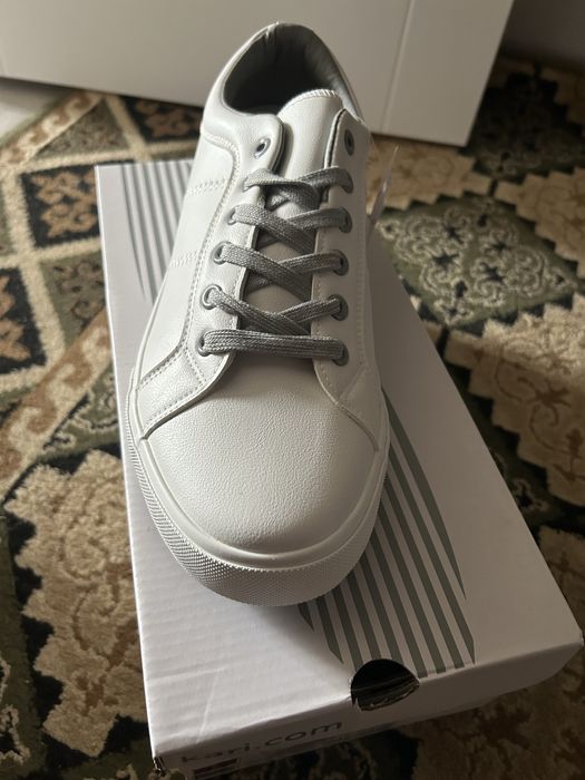 Кроссовки кеды кари