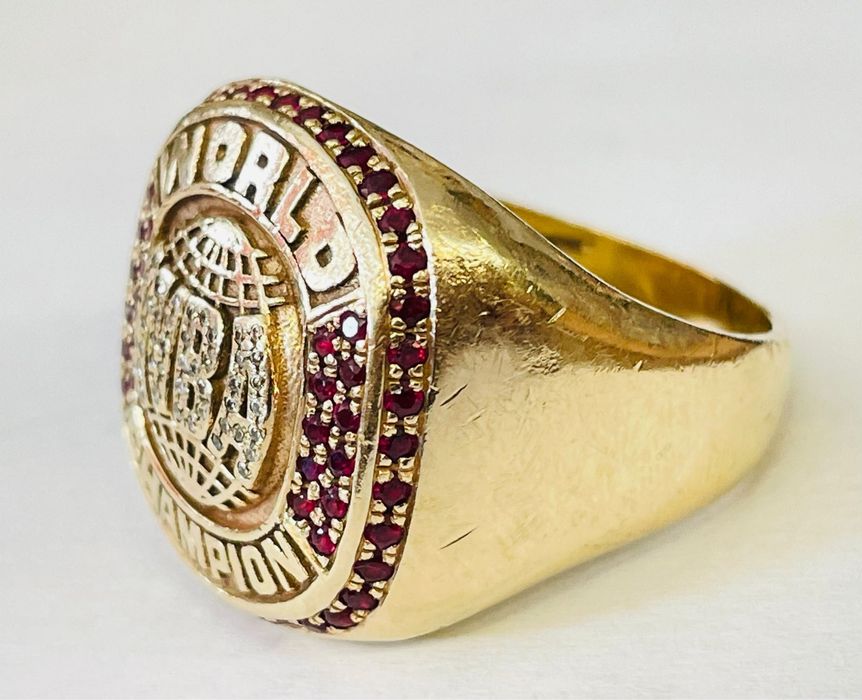 Inel aur unicat campion mondial box cu rubine si diamante