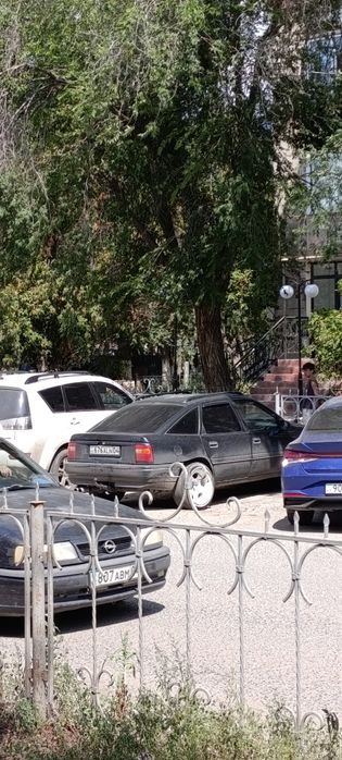 Продам Опель вектра А 2.0л карбюратор