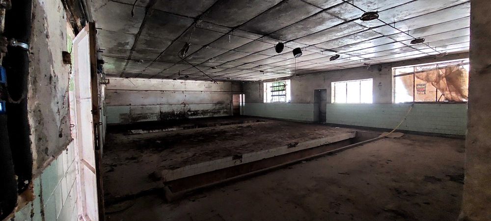 Промишлени згради продавам