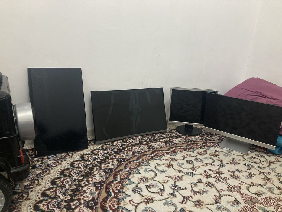 продам мониторы 4