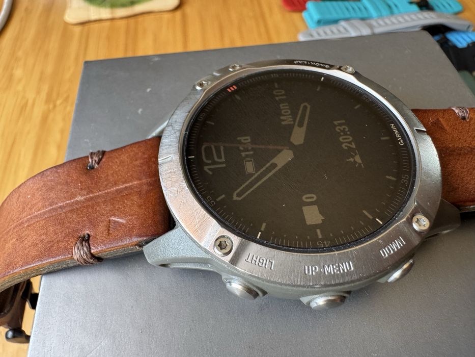 Garmin Fenix 6 Sapphire Titanium кожена кайшка smartwatch Гармин