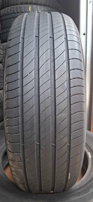 2бр. 215/65/17 Michelin 5.8mm грайфер, дот 21г. Предлагаме монтаж +++
