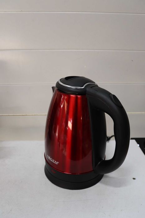 Hagen HA5525-RED Компактна електрическа кана от неръждаема стомана, основа 360°, капацитет 1.8 л, мощност 1500 W