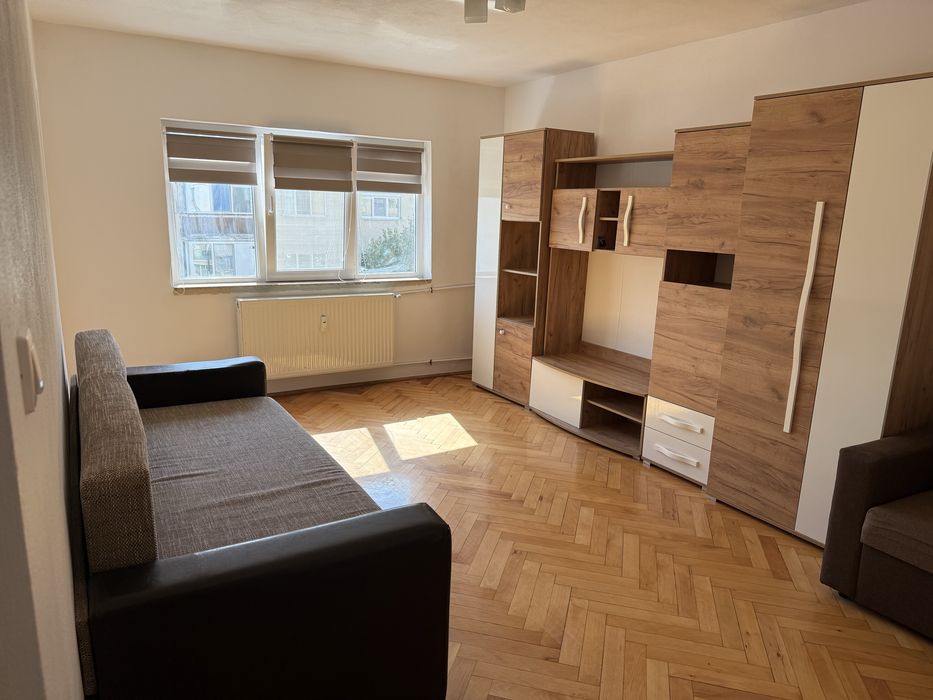 Inchiriez apartament decomandat 2 camere in Arad, Micalaca zona 300 vis a vis de Universitatea UAV