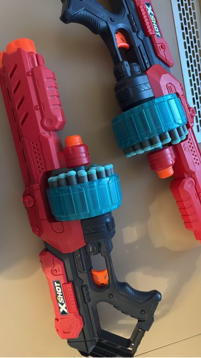 Бластеры, пистолеты с набором пулек.