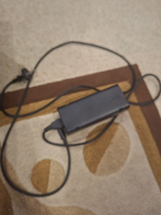 Xbox 360 E 1tb merge forte si are foarte mult jucuri