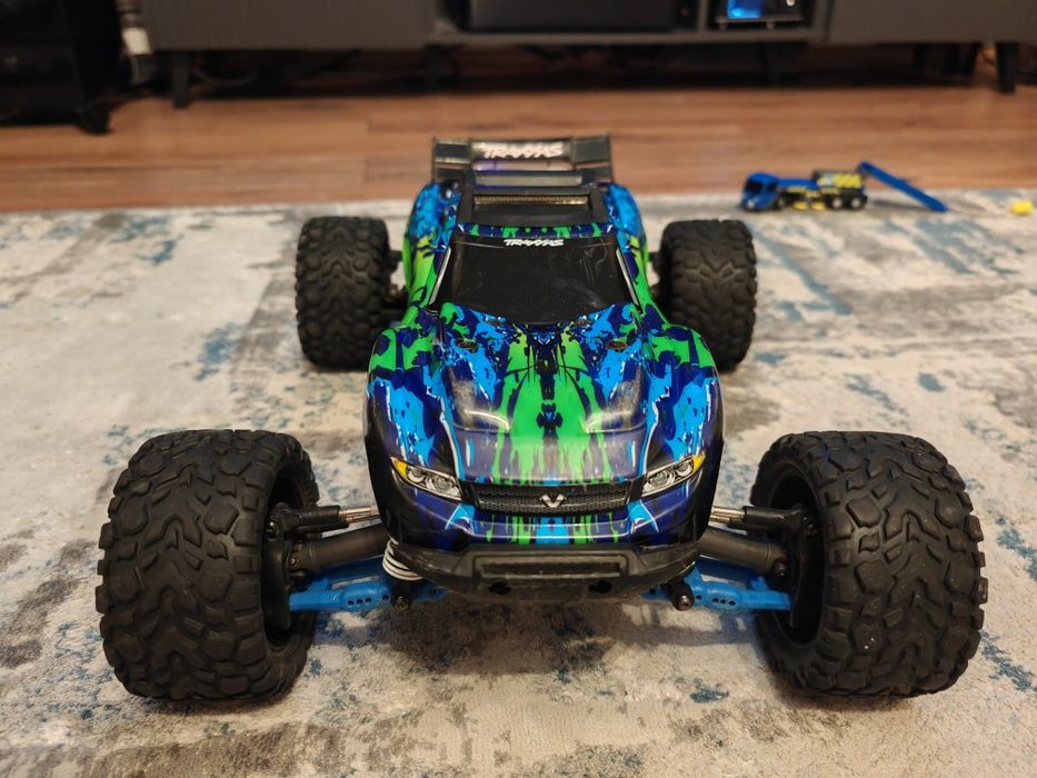 Traxxas Rustler vxl 4x4 brushless