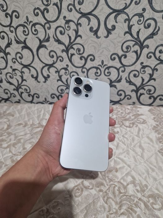 iPhone 15 pro max 8/256 в идеале