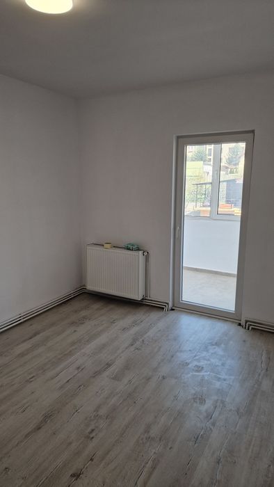 Vând apartament 3 camere