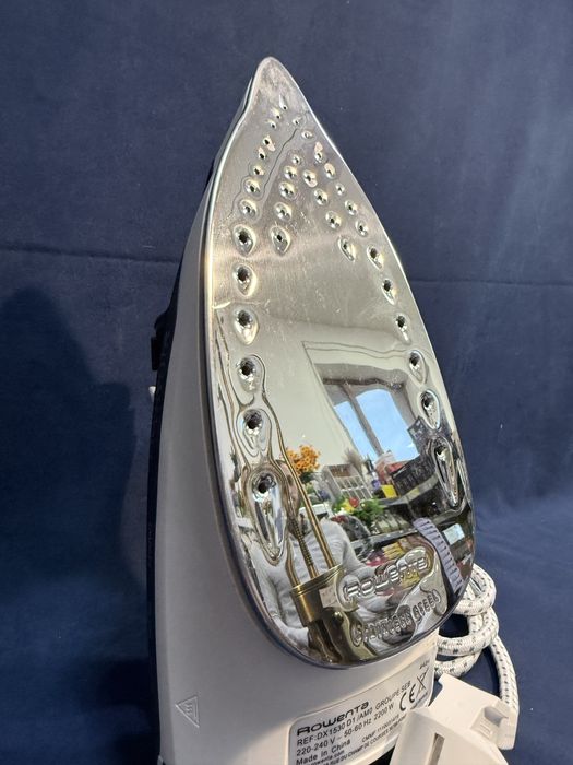 Парна ютия Rowenta Effective