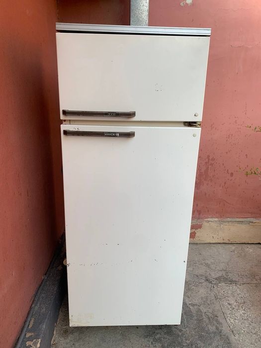 Продается двухкамерный холодильник  Минск 15