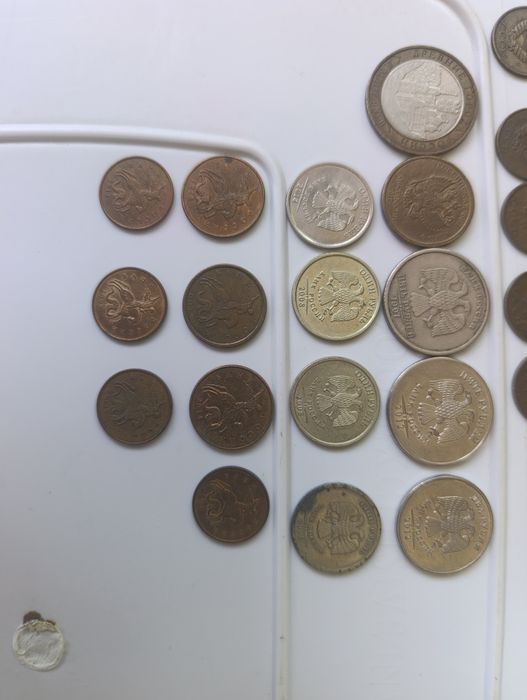 Продаются монеты разные