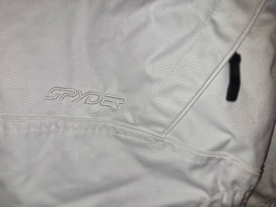 Ски,сноуборд яке Spyder 10.000mm , M размер