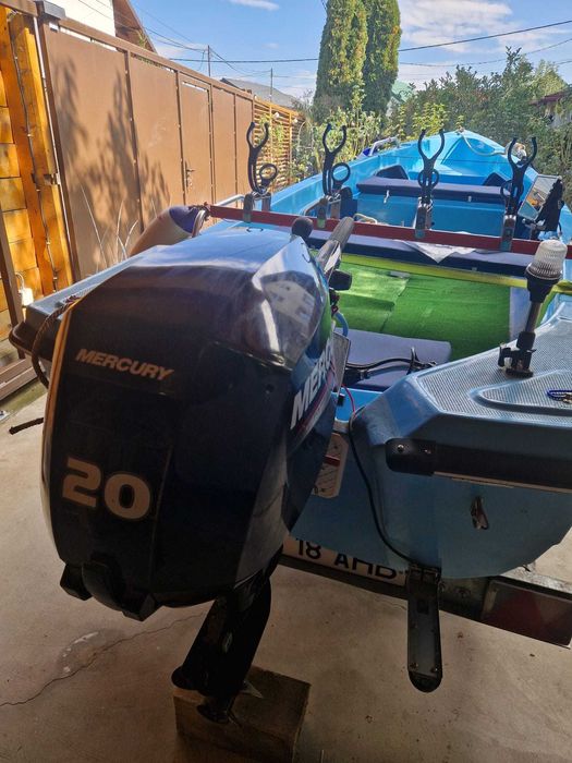 Vând barcă River 510, motor și peridoc