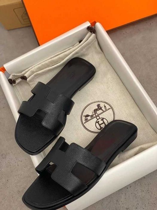 Hermès Oran Black