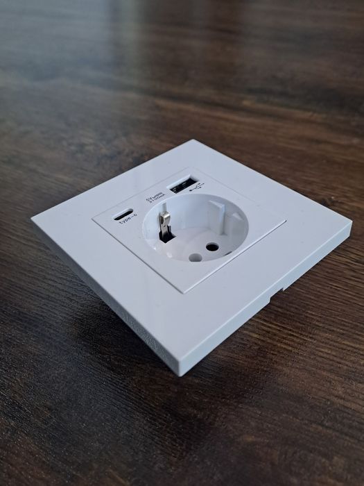 Розетка с USB type A, C