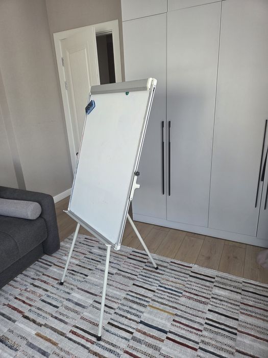 Продаётся маркерная доска в хорошем состоянии