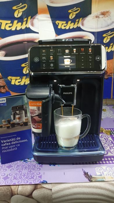 Expresor - Aparat Cafea Philips LatteGo 5500 cană noua, ca Nou!.