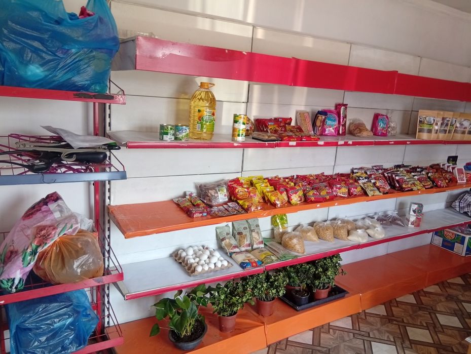 Полки, витрины, холодильник