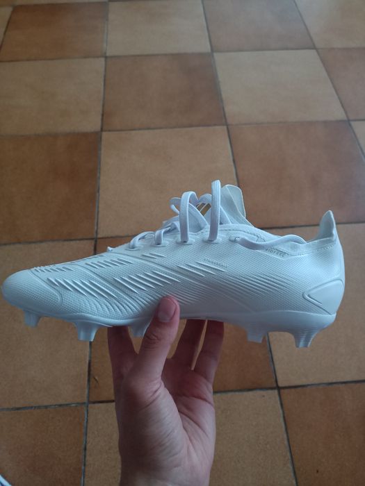 Adidas Predator din colecția "Day Spark",