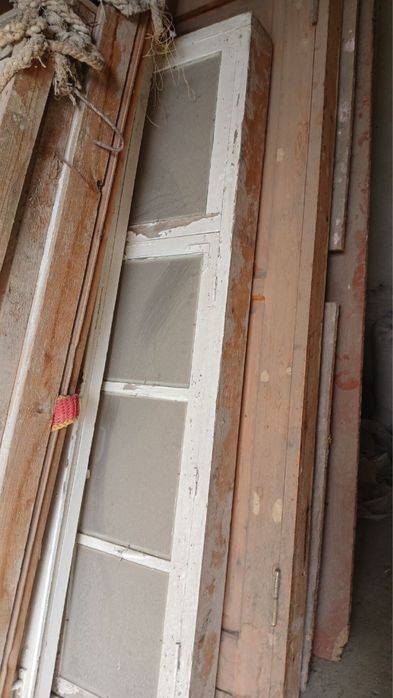 Эски эшик ва ойналар