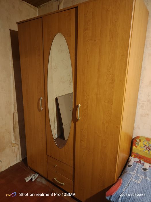 Продам шкаф -шифонер.