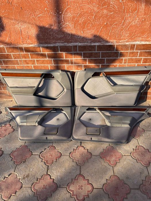 Обшивки дверей w124