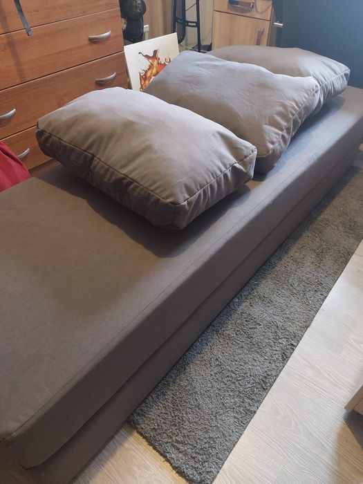 Без каркасный диван