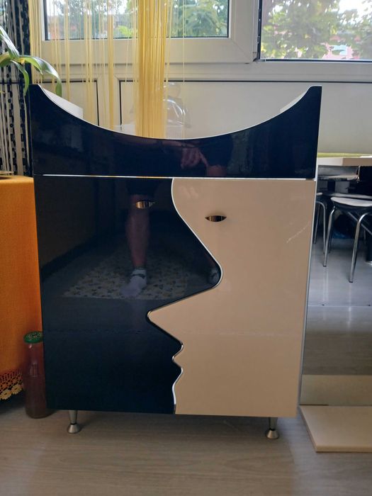 Mobilă de baie in stare foarte bună