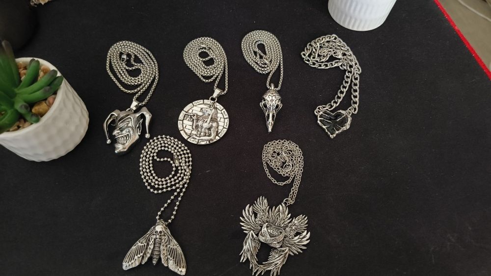 Lanturi cu pandantive