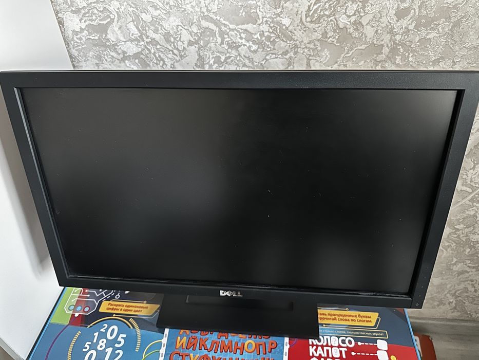 Монитор DELL E2211Hc. Диагональ 21,5 дюймов