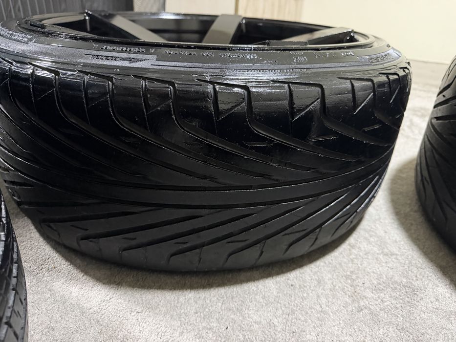 245/35/R20. Balon yaxwi sinmagan