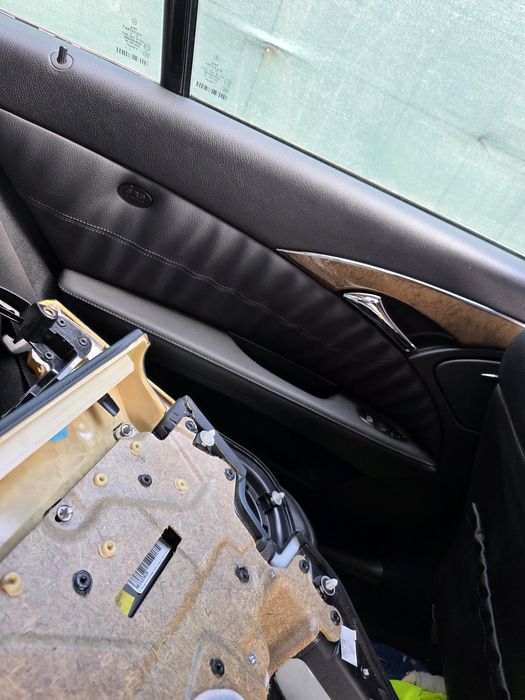 Кори за врати на Mercedes W211 комби
