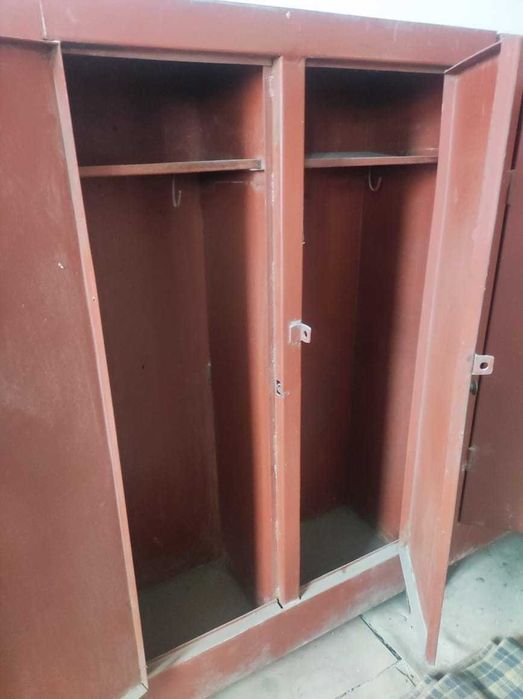 Шкаф для одежды металлический, разное