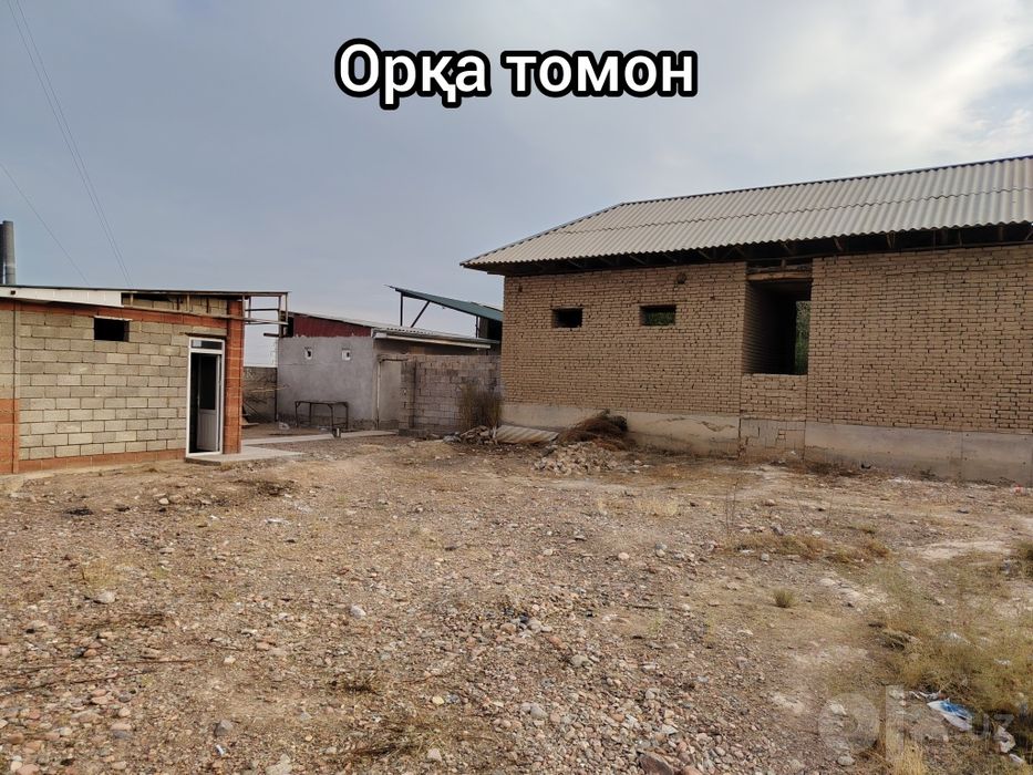 Нотурар бино, Савдо марказ сотилади.